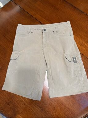 Kuhl Shorts Womens 10 Pockets Snap Lightweight Outdoors Hiking Cargo Beige 11.5"